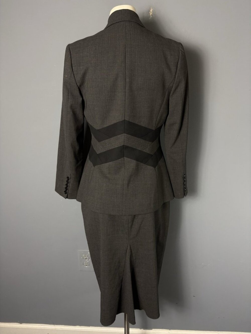 BCBG Max Azria Womens S/4 Gray & Black Skirt Suit Martine Blazer Jacket - Picture 4 of 10